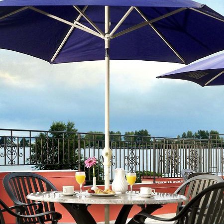 Four Points By Sheraton Toronto Lakeshore מסעדה תמונה